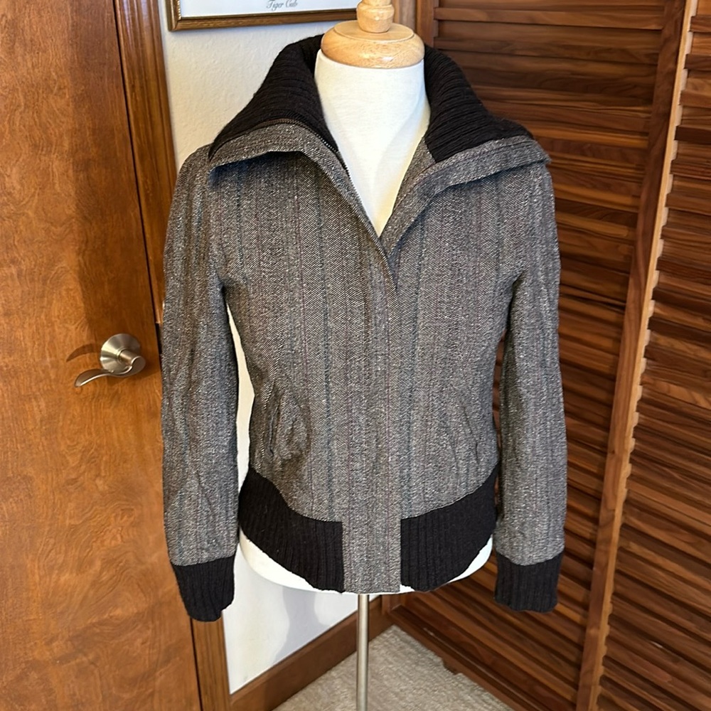Ellen Tracy company tweed zip up jacket. Petite S.